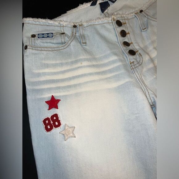Abercrombie & Fitch Light Wash Cropped jeans W/ Patches Size 6 EUC - Picture 4 of 14